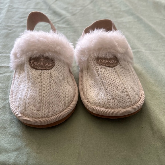 Infant white Bear Paw Faux Fur Lined Slippers Size 6-12 Months - Picture 6 of 8